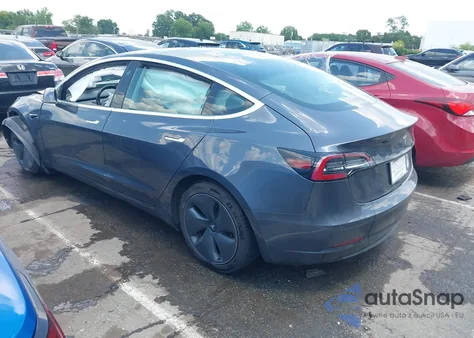 2019 Tesla Model 3 Long Range/Mid Range/Standard Range/Standard Range Plus z USA, uszkodzony, nr VIN 5YJ3E1EA5KF410898